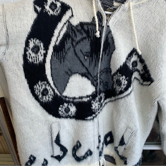 Tejidos Ruminahui Ecuadorian Horse Print Wool Sweater Adult Full Zip Hoodie - Picture 4 of 7
